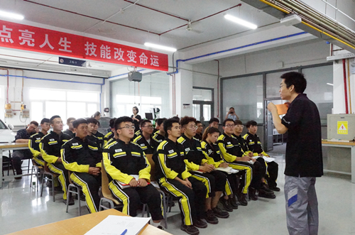 SGAVE项目专家组进入北京交职院开展审核(图3)