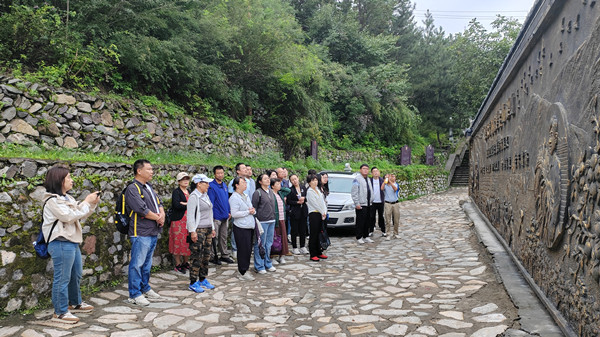 北京汽修协会党支部组织参观马栏村红色教育基地(图2)