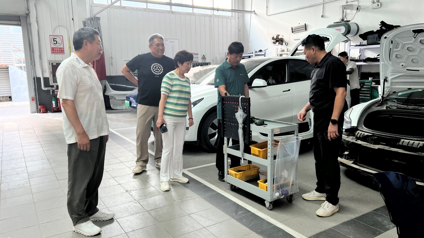 汽修协会领导走访海派奥特，实地调研钣金喷漆业务(图1)